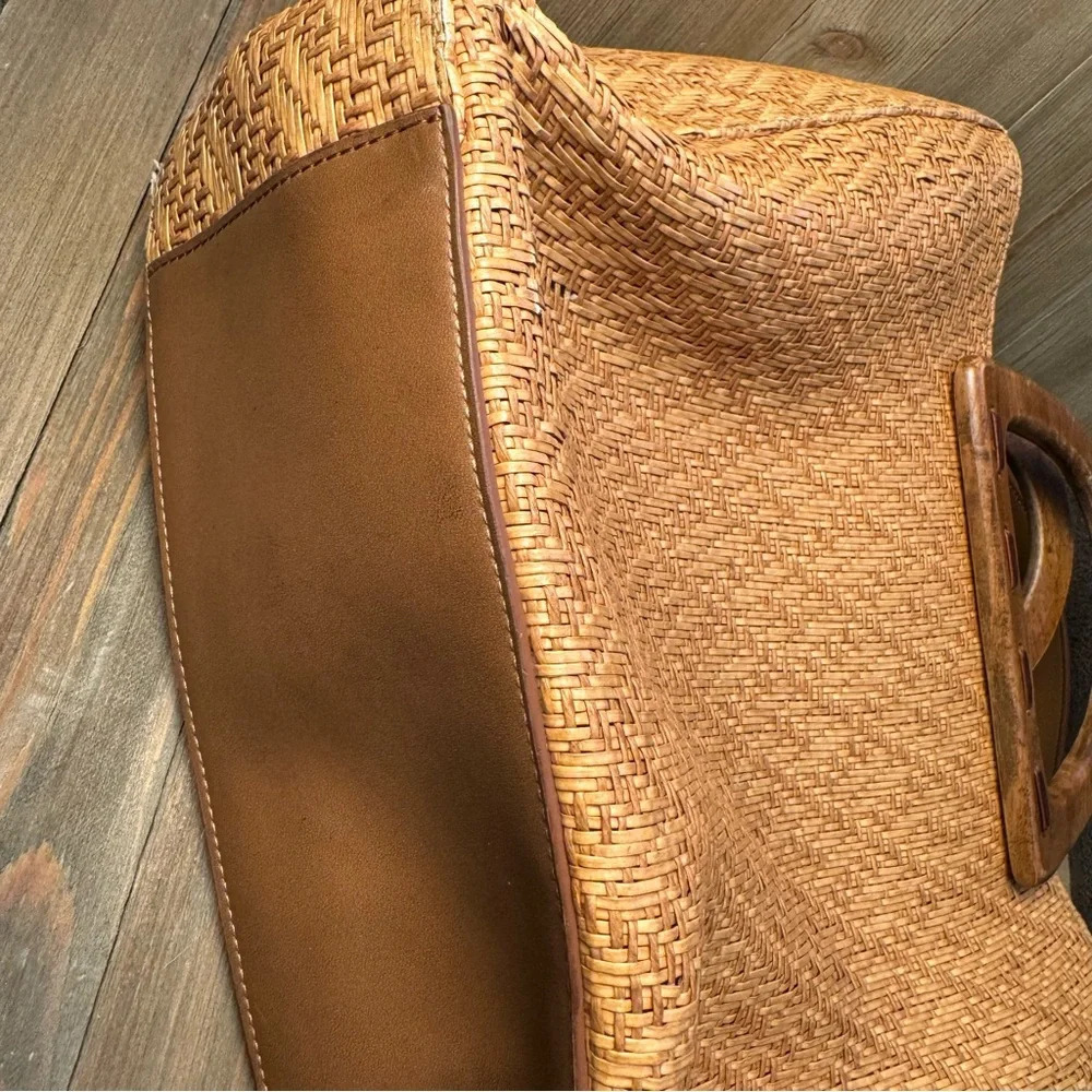 Fossil Woven Wicker Wooden Handle Square Crossbody Bag Purse 12x10x4” Tan Brown - Picture 2 of 9